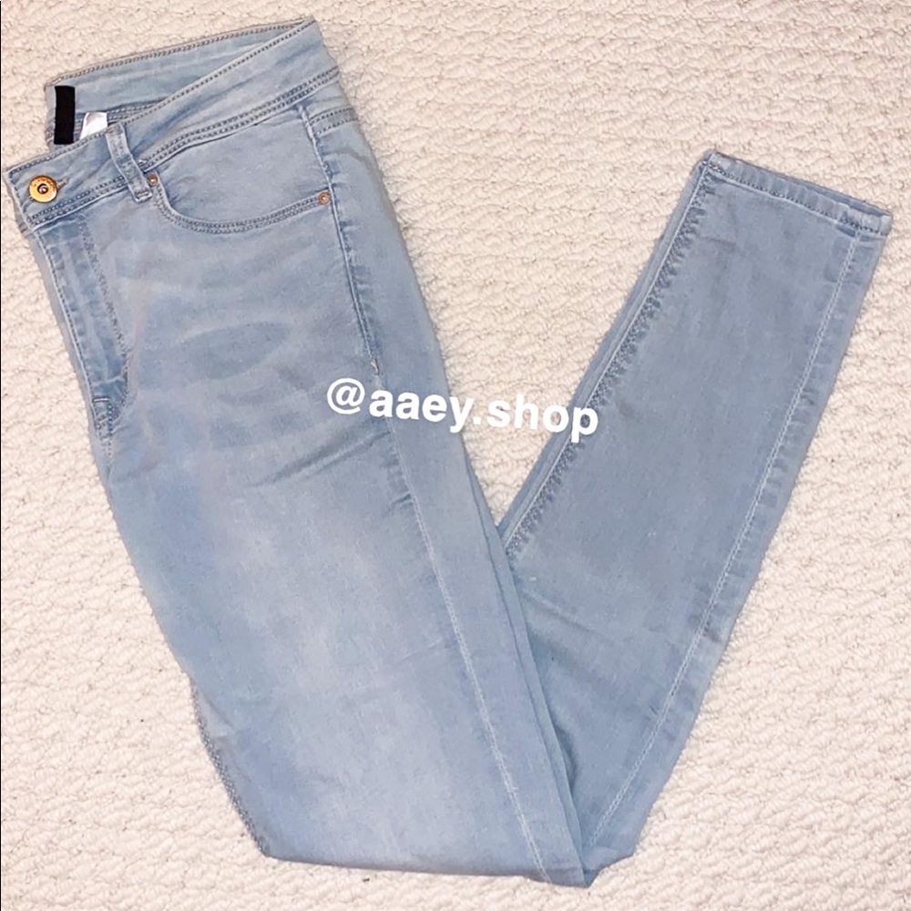 NWOT High Rised H&M Jeans